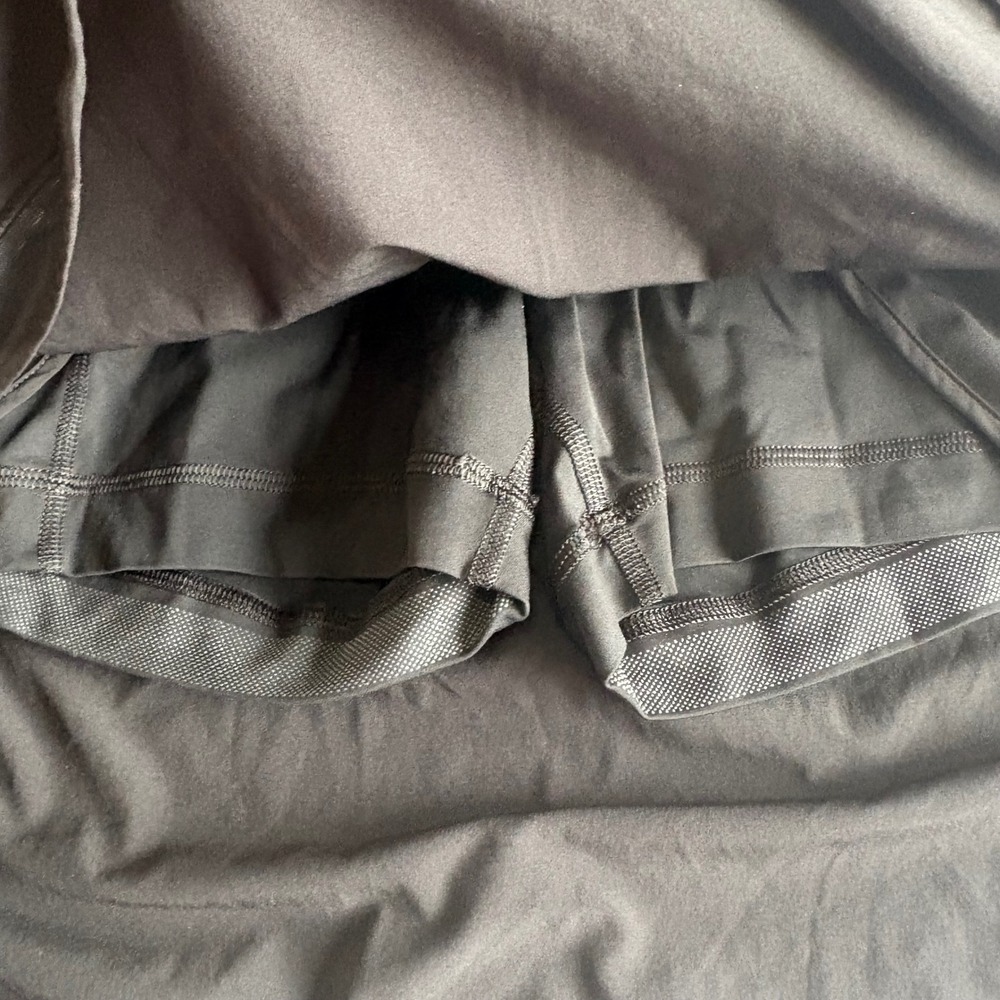 Lululemon Hotty Hot Skirt Black Athletic Tennis Golf Skort Size 6 Athleisure - Picture 6 of 8